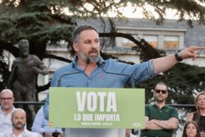 Terra bruciata: ecco il programma elettorale di Vox in Spagna. Imbarazzo dei popolari | Stop ad aborto ed eutanasia