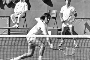 Auguri Adriano Panatta, bello e talentuoso: l’anti divo del tennis