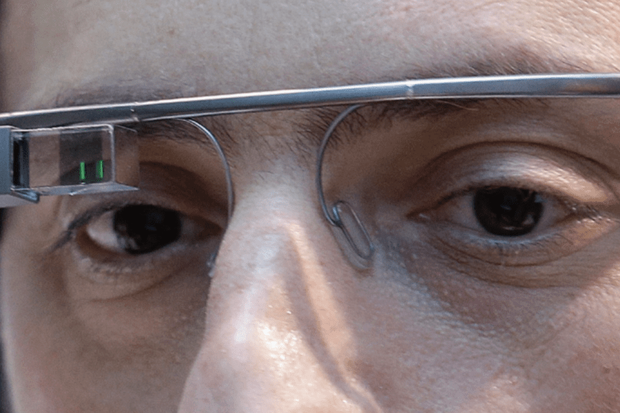 Accadde oggi 25 luglio, l’Italia rischia la paralisi per lo sciopero dei Tir. E chi si ricorda dei Google glass?