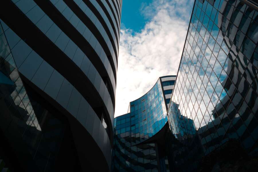 L’epoca delle città-mondo. La rivincita dei Comuni nel cuore della globalizzazione