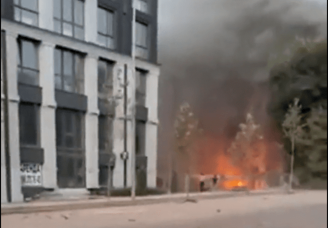 Ucraina, missile russo colpisce un palazzo a Dnipro, 3 feriti. L’attacco dopo le minacce di ritorsione per l’esplosione nel Rostov