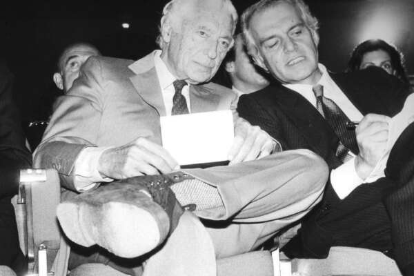 Raul Gardini e la scalata di Montedison che lo trasformò da “contadino” a “pirata” e “giocatore di poker” Raul Gardini e la scalata di Montedison che lo trasformò da “contadino” a “pirata” e “giocatore di poker”