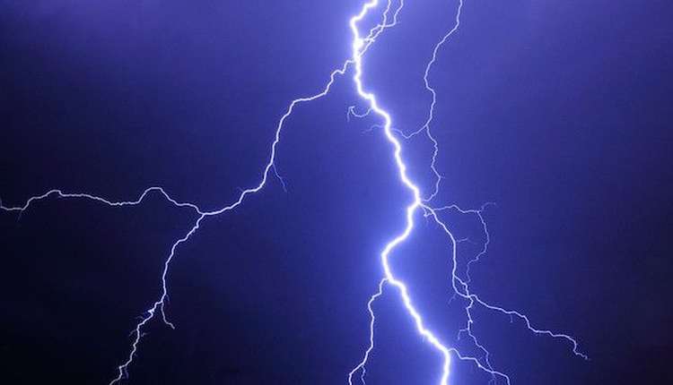 Fulmine uccide motociclista in Salento, Marco Zampilli folgorato mentre faceva il giro della Puglia: la tragedia vicino ad una lapide, la terribile coincidenza