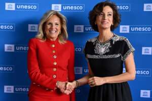 Gli Stati Uniti tornano nell’UNESCO. Jill Biden: “Ripristineremo la nostra leadership sulla scena mondiale” Gli Stati Uniti tornano nell’UNESCO. Jill Biden: “Ripristineremo la nostra leadership sulla scena mondiale”