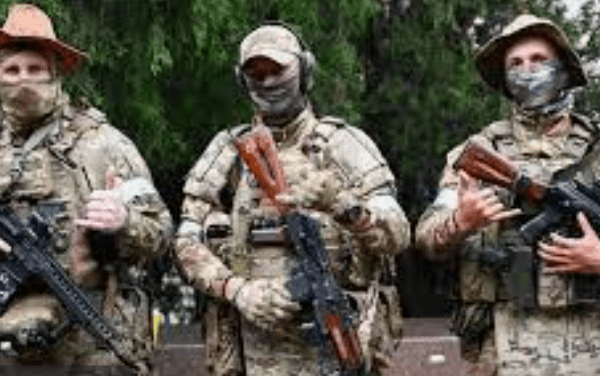 Polonia, l’allarme del Premier Morawiecki: “Oltre 100 militari Wagner diretti verso il corridoio di Suwalki”