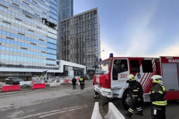 Video. Russia, droni su Mosca nella notte. Danneggiati due edifici. L’esplosione Video. Russia, droni su Mosca nella notte. Danneggiati due edifici. L’esplosione