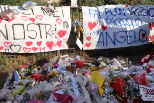 Omicidio Primavalle, migliaia in strada per Michelle. Il fidanzato si accascia. Il padre: “Dov’è lo Stato?”