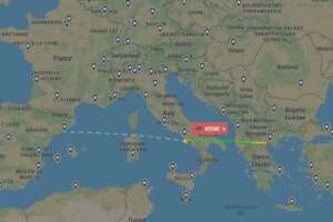 Guasto in volo, aereo Aegean costretto ad atterraggio d’emergenza a Napoli: malore per un passeggero, panico a bordo