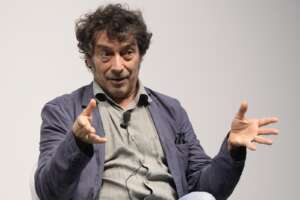 “Il comandante”: il romanzo atipico di Veronesi e De Angelis celebra la grandezza di valori senza tempo “Il comandante”: il romanzo atipico di Veronesi e De Angelis celebra la grandezza di valori senza tempo