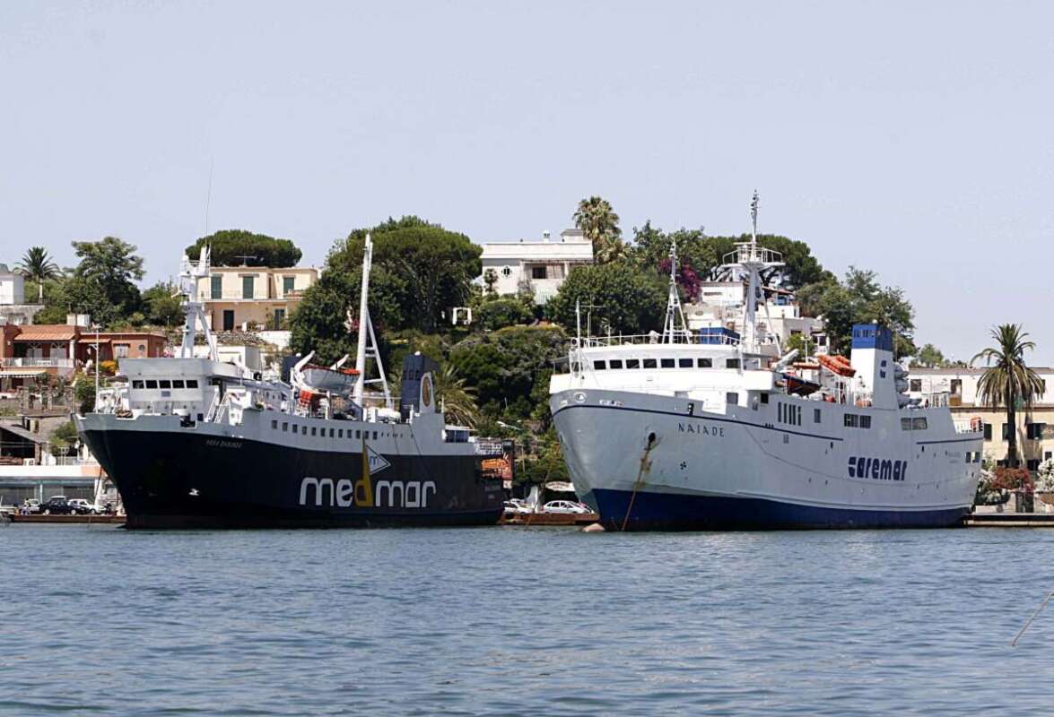 PORTO NAVI TRAGHETTI MEDMAR CAREMAR ISCHIA