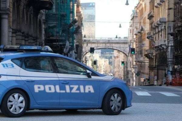 Genova, blitz contro gli anarchici: 4 arresti e 5 obblighi di dimora per apologia con finalità di terrorismo | Sequestrata tipografia