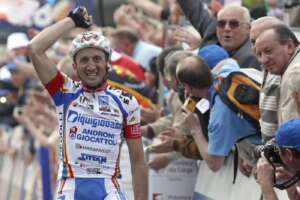 Morte Davide Rebellin, estradato il camionista tedesco che lo travolse. Trasferito nel carcere di Vicenza