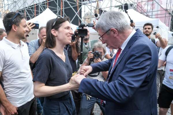 Elly al traino di Landini abiura il Jobs Act PD verso l’estrema sinistra