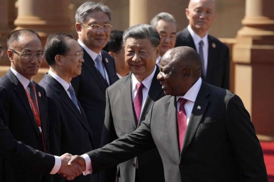 Brics, al via il G7 alternativo: il ruolo-chiave della Cina, la nuova moneta di scambio e quei Paesi che non vogliono la rottura con gli Usa