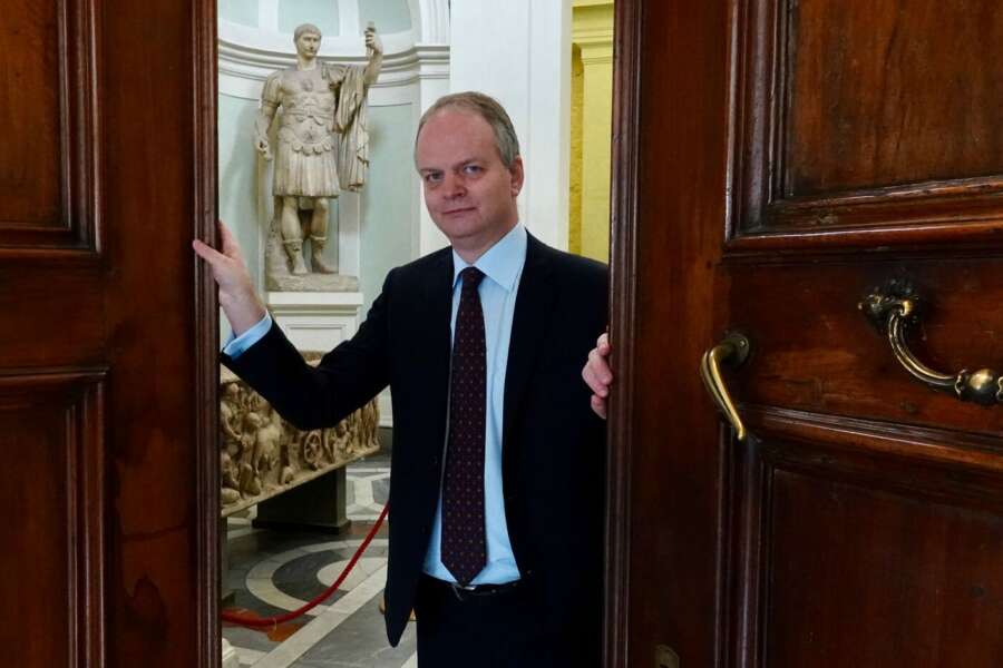 Foto Pietro Masini / LaPresse
22-01-2021 Firenze
Cultura
Uffizi , riapre la galleria dopo la chiusura per COVID , il direttore delle Gallerie degli Uffizi Eike Schmidt con la ministra Azzolina il presidente della regione Toscana Eugenio Giani 

Photo Pietro Masini / LaPresse 
22-01-2021 Firenze (Italy) 

In the pic Open the gallery after the sealing of the covid