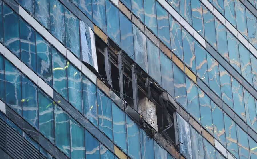 Nuovo attacco con droni a Mosca, colpito un grattacielo