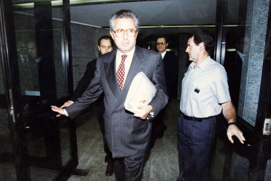 Foto LaPresse Torino/Archivio storico
Storico
1996
Roberto Colaninno
Roberto Colaninno (Mantova, 16 agosto 1943) è un imprenditore e dirigente d’azienda italiano.
nella foto: Roberto Colaninno

Photo LaPresse Turin/Archives historical
Hystory
1996
Roberto Colaninno
in the photo: Roberto Colaninno