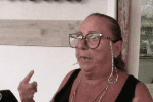 Caivano: “Lo stupro non è avvenuto a Parco Verde, non è andata come raccontano. Andate al Rione Iacp” | Su De Luca: “Si preoccupi di dove abita lui”