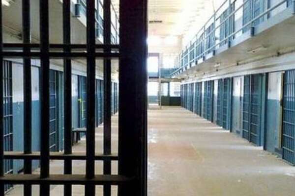carcere sbarre detenuti