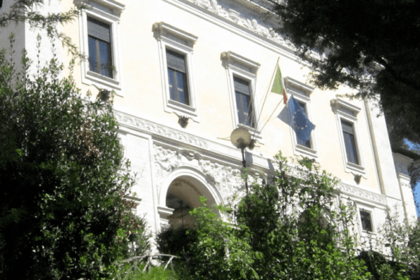 Cnel, è ancora utile? “No, è costoso e simbolo della casta e degli sprechi della burocrazia” Cnel, è ancora utile? “No, è costoso e simbolo della casta e degli sprechi della burocrazia”