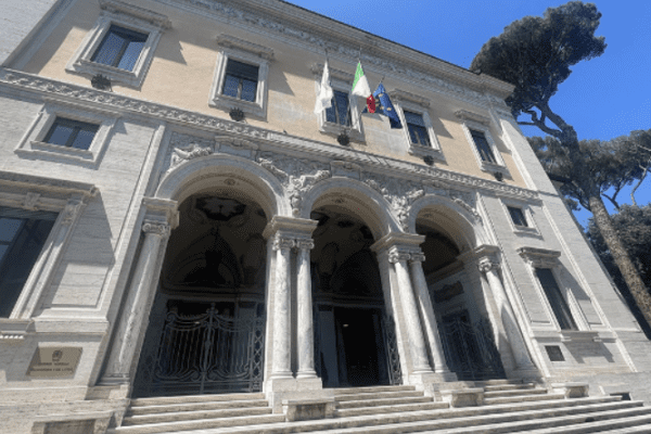 Cnel, è ancora utile? “Sì, è giusto che il Governo l’abbia incaricato per le proposte sul salario minimo” Cnel, è ancora utile? “Sì, è giusto che il Governo l’abbia incaricato per le proposte sul salario minimo”