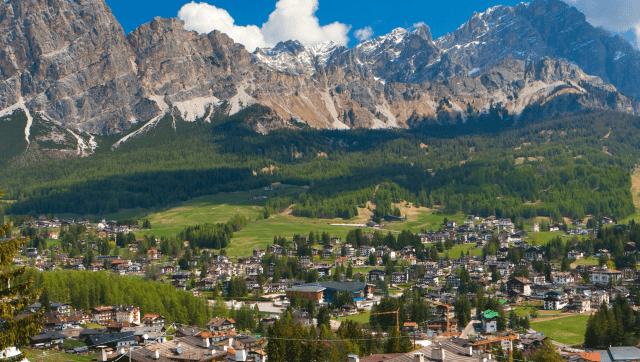 Cortina: elegante, affascinante, tradizionale e mondanissima. È la regina delle Dolomiti