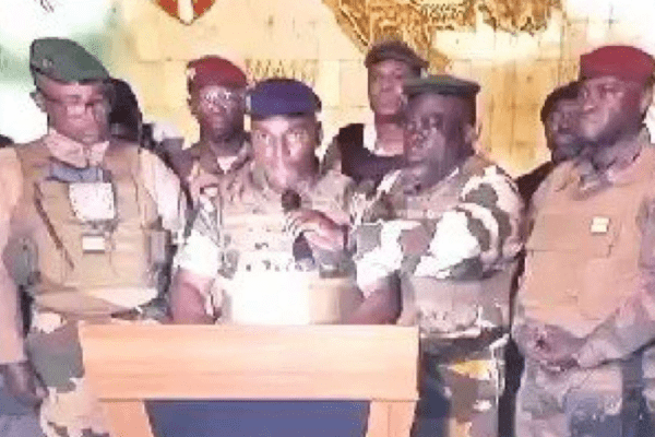 Colpo di Stato in Gabon, annullata la rielezione di Bongo. I militari in tv annunciano lo scioglimento delle istituzioni Colpo di Stato in Gabon, annullata la rielezione di Bongo. I militari in tv annunciano lo scioglimento delle istituzioni