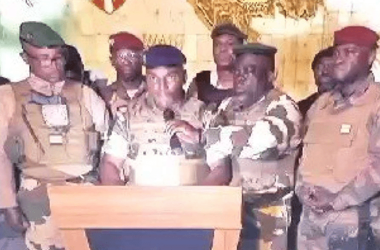 Colpo di Stato in Gabon, annullata la rielezione di Bongo. I militari in tv annunciano lo scioglimento delle istituzioni
