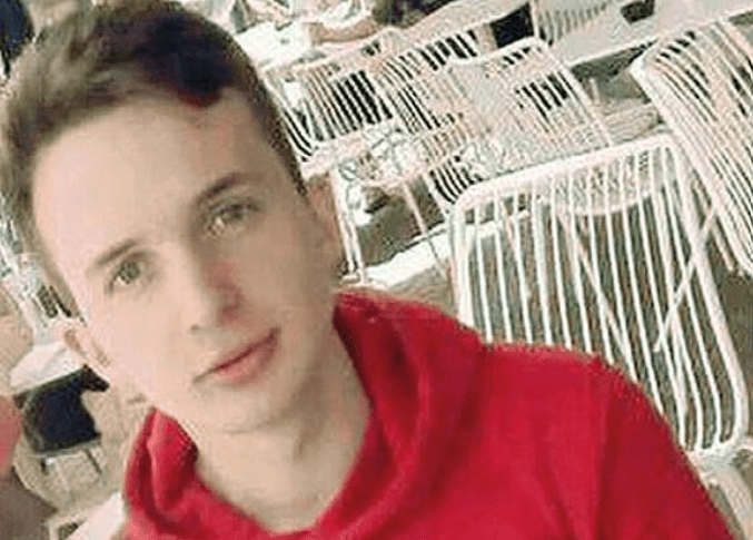 Sirolo, Klajdi Bitri trafitto con la fiocina dal suo assassino. Aveva solo 23 anni | Il killer in spiaggia dopo l’aggressione