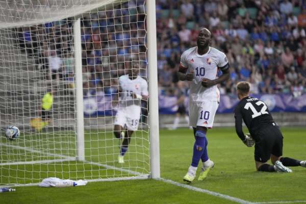 Calcio, Lukaku: “Domani a Roma per firmare”. Ma la società non conferma