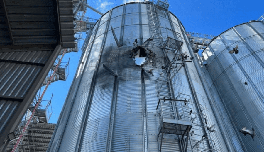 Ucraina, droni russi nella notte su Kiev e Odessa. Danni al porto di Izmail