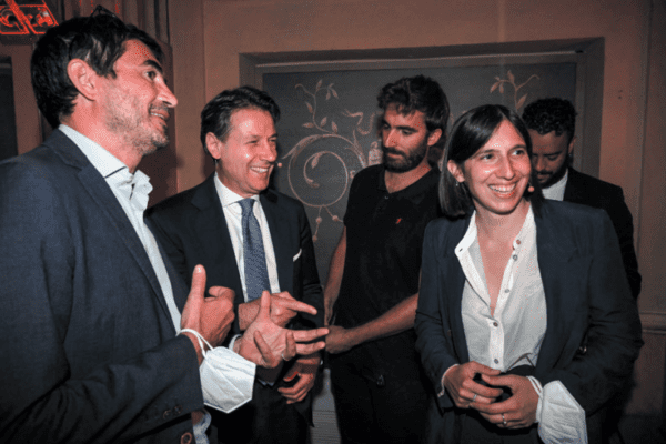 Elly, Nicola e Giuseppi: matrimonio a tre punte