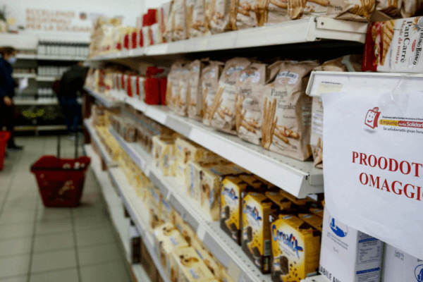 Il Ministro Lollobrigida si sbaglia: i poveri non mangiano affatto meglio. Ecco perché