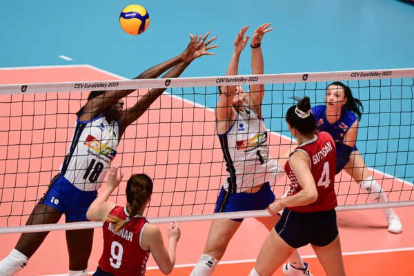 Foto Marco Alpozzi/LaPresse 23 Agosto 2023 -Torino, Italia – sport – Europei volley femminile 2023 – Italia Vs Croazia Nella foto:  
Paola Egonu of Italy, MLINAR Lucija (Croatia)Marina Lubian of Italy, BUTIGAN Bozana (Croatia)

August 23, 2023 Turin, Italy – sport – Women’s European Volleyball Championship – Italy vs Croazia
In the pic: Paola Egonu of Italy, MLINAR Lucija (Croatia)Marina Lubian of Italy, BUTIGAN Bozana (Croatia)
