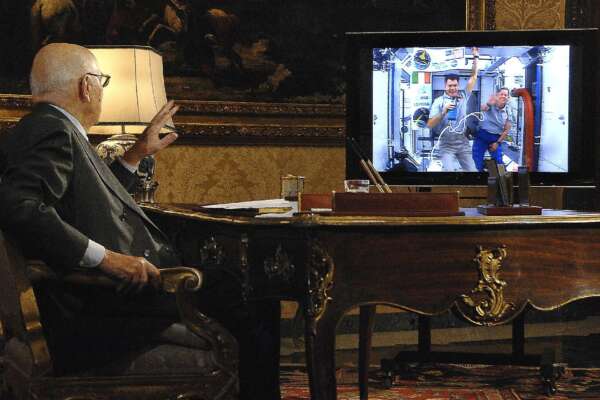 Quello straordinario colloquio tra Giorgio Napolitano, Paolo Nespoli e gli astronauti della ISS