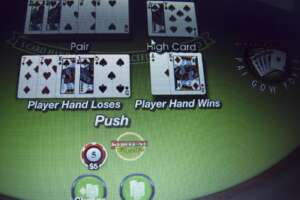 Vince 155 mila euro a poker ma continua a percepire il reddito di cittadinanza: donna ludopatica rischia la galera