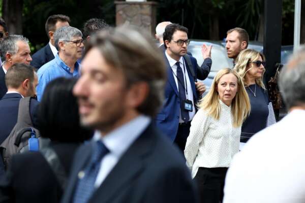 Foto Alessandro Garofalo/LaPresse 31-08-2023 Caivano (Napoli) Italia – politica – La presidente del consiglio Giorgia Meloni al Parco Verde di Caivano
August 31, 2023  Naples, Italy – News – The Prime Minister Giorgia Meloni in Caivano