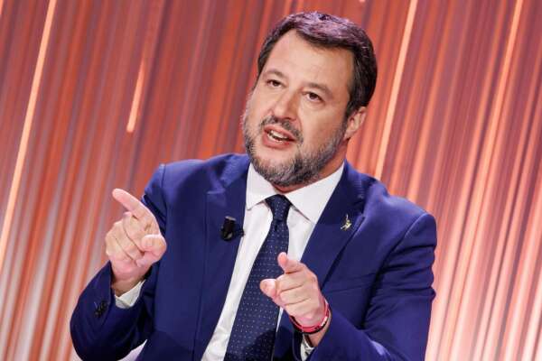 Ultim’Ora – Salvini: “In manovra ci sarà finanziamento per il Ponte sullo Stretto di Messina”
