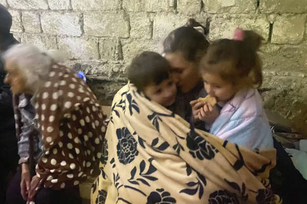 Children eat sitting in a shelter during shelling in Stepanakert in the breakaway territory of Nagorno-Karabakh in Azerbaijan. Azerbaijan on Tuesday declared that it started what it called an "anti-terrorist operation" targeting Armenian military positions in the Nagorno-Karabakh region and officials in that region said there was heavy artillery firing around its capital. (AP Photo/Siranush Sargsyan)
Associated Press/LaPresse
Only Italy and Spain Children eat sitting in a shelter during shelling in Stepanakert in the breakaway territory of Nagorno-Karabakh in Azerbaijan. Azerbaijan on Tuesday declared that it started what it called an "anti-terrorist operation" targeting Armenian military positions in the Nagorno-Karabakh region and officials in that region said there was heavy artillery firing around its capital. (AP Photo/Siranush Sargsyan)
Associated Press/LaPresse
Only Italy and Spain