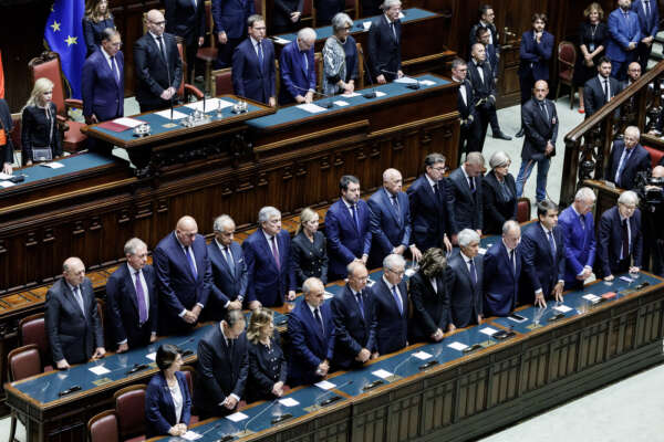 Foto Roberto Monaldo / LaPresse
26-09-2023 Roma 
Politica
Camera dei deputati – Esequie di Stato del Presidente emerito della Repubblica Giorgio Napolitano
Nella foto Giorgia Meloni e i membri del Governo durante la cerimonia

26-09-2023 Rome (Italy)
Politica
Chamber of deputies – State funeral of the President Emeritus of the Republic Giorgio Napolitano
In the pic Giorgia Meloni