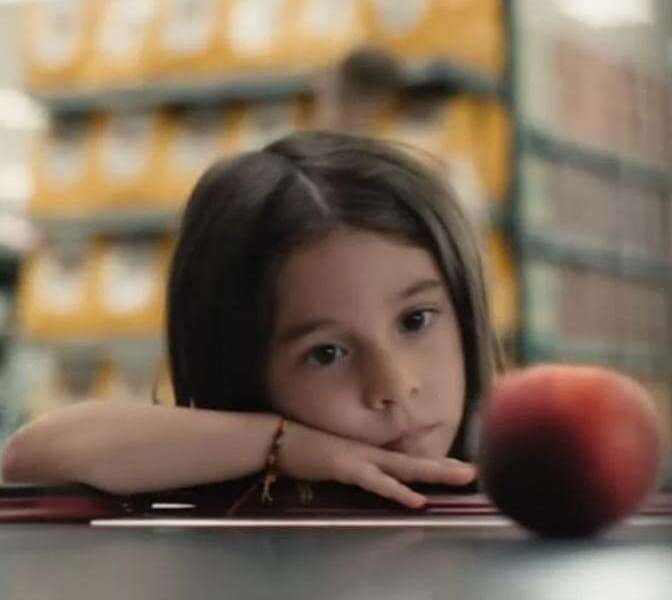 Spot Esselunga: la Pesca, Meloni e la comunicazione politica dei leader