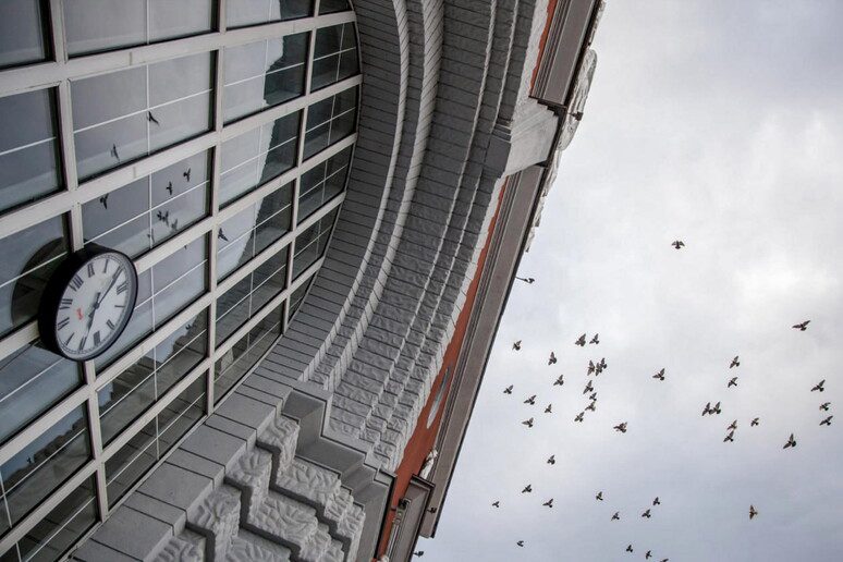 Ultim’Ora – Kiev, drone atterra in aeroporto russo di Kursk poi esplode all’improvviso: numerosi morti e feriti