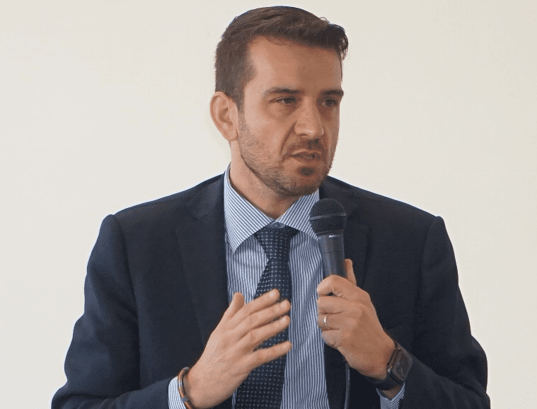 La scuola secondo Pierro: ascensore sociale, educazione come nutrimento, tecnologia, il rapporto con le famiglie e le sfide di oggi