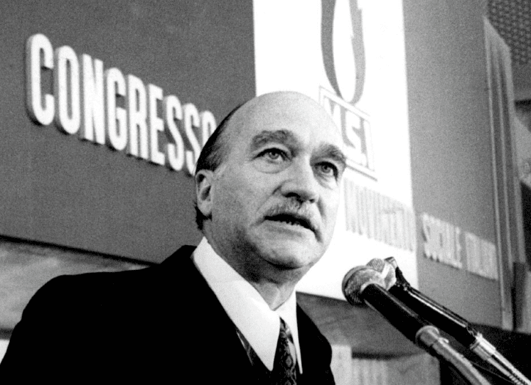 Giusto intitolare a Grosseto una via ad Almirante? “Sì, è stato un profilo rilevante in Italia con una grande caratura intellettuale”