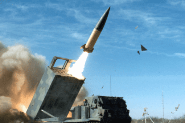 Ucraina, gli Stati Uniti potrebbero fornire missili a lungo raggio Atacms. E intando la confroffensiva avanza di 100 metri al giorno