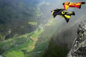 Si lancia con la tuta alare, 20enne muore schiantato: dramma a Bolzano
