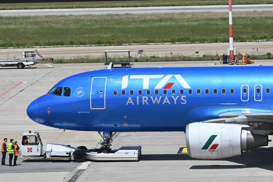 Venezia, pericolo ‘bird strike’ all’aeroporto Marco Polo: voli in tilt per un’ora dirottati su altri scali