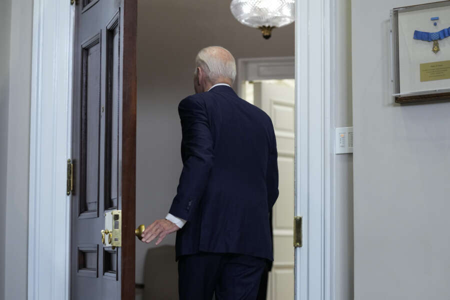 President Joe Biden leaves after speaking about the auto workers strike from the Roosevelt Room of the White House in Washington, Friday, Sept. 15, 2023. (AP Photo/Susan Walsh)


Associated Press/LaPresse
Only Italy and Spain
