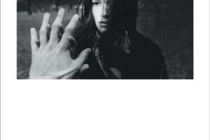 “L’ombra del vulcano”, un amore di fulminazioni e poesia nell’ultimo romanzo di Marco Rossari