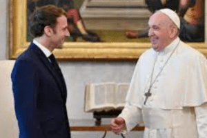 Emergenza migranti, Macron sulla stessa lunghezza d’onda di Papa Francesco: “Soluzione europea” Emergenza migranti, Macron sulla stessa lunghezza d’onda di Papa Francesco: “Soluzione europea”